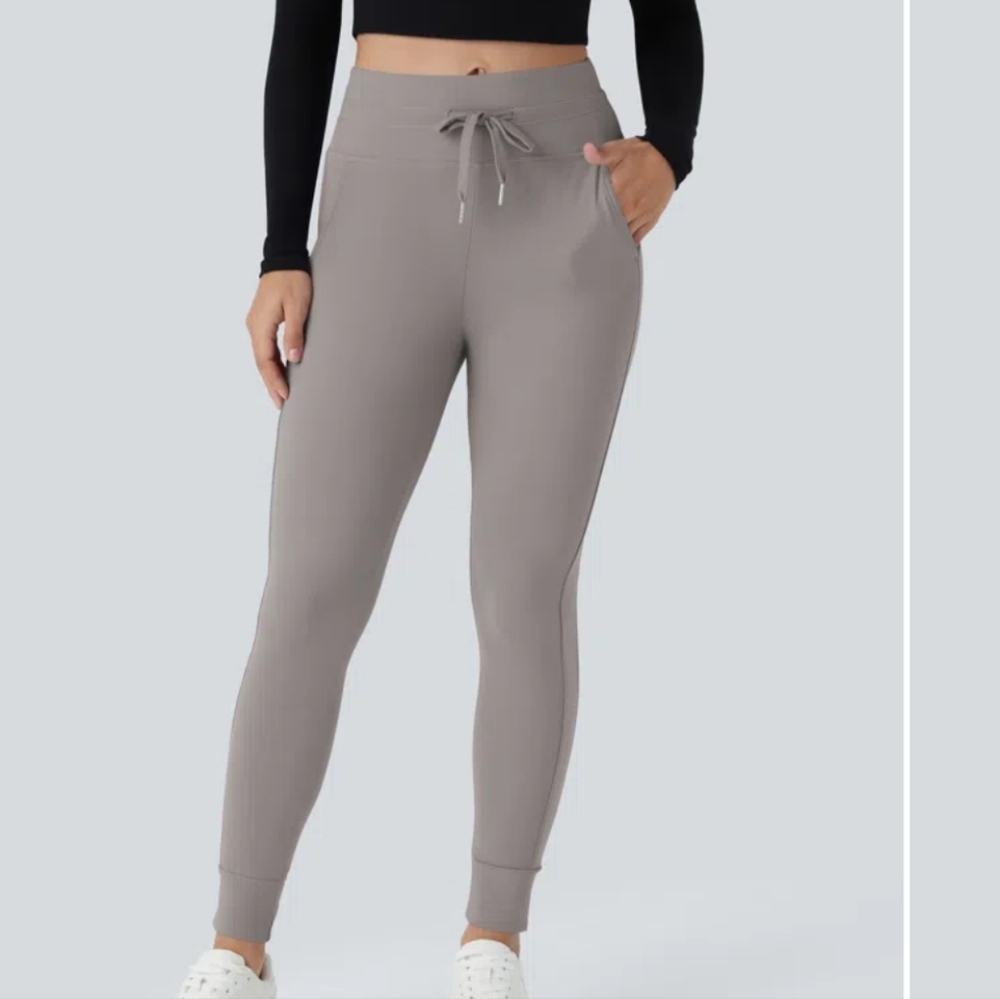 NWT Halara SoftlyZero Plush High Waisted Drawstring Pocket Plain Joggers Gull XL